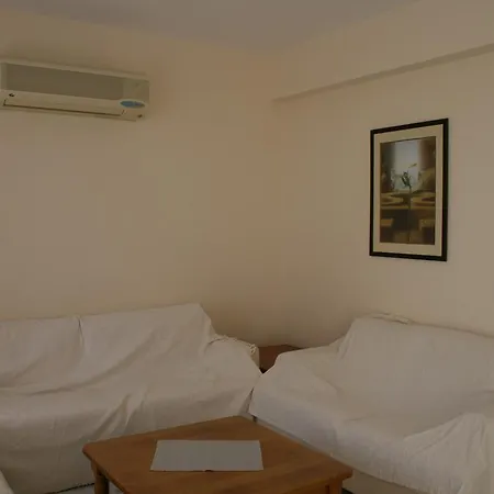 Apartment M8 *